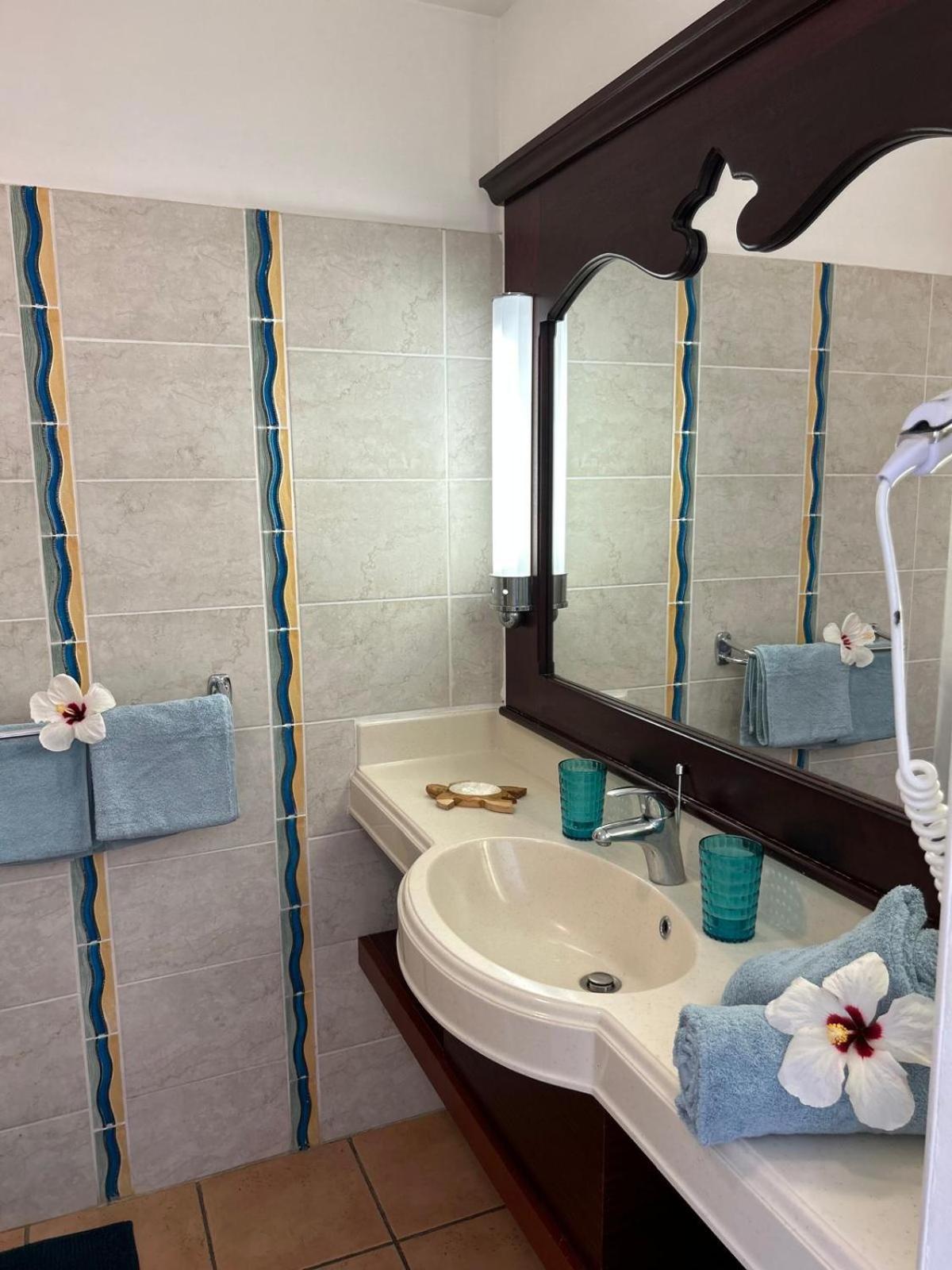 Ti Cocotier Appartement Vue Mer 2 A 6 Personnes Village Pierre Et Vacances Sainte-Luce Exteriör bild